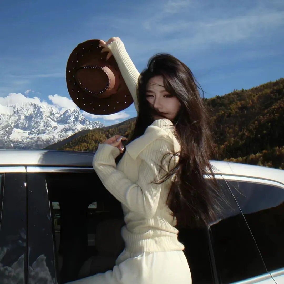 戴红头巾的女孩